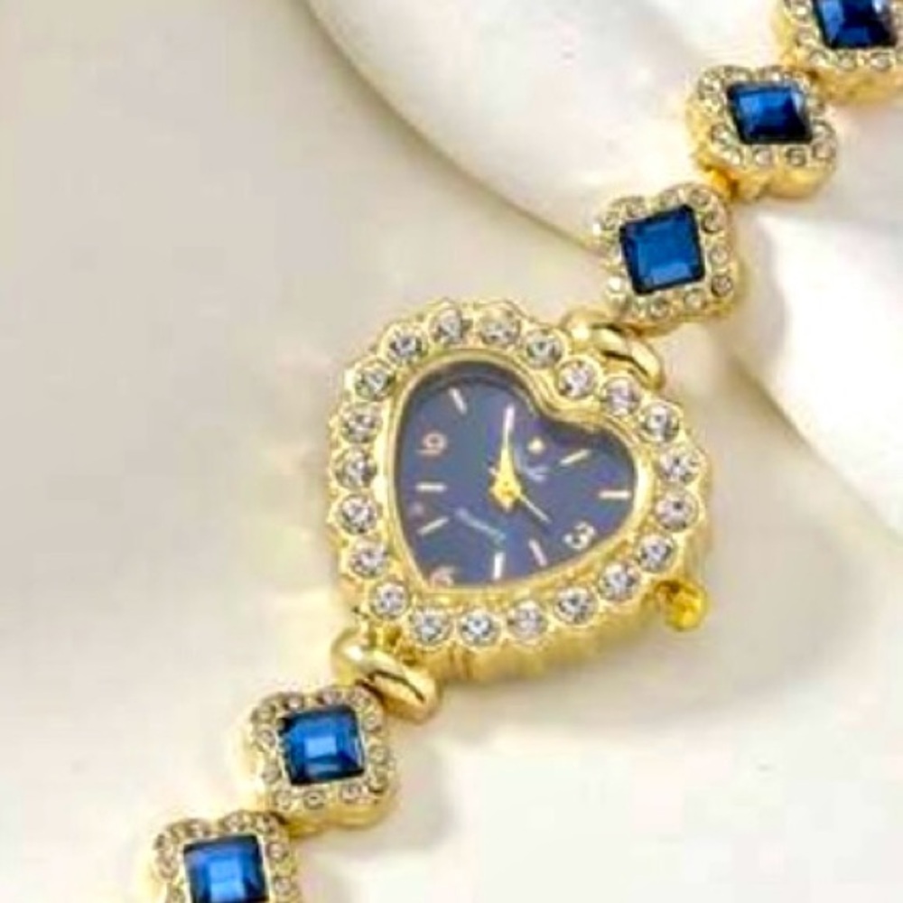 Glamorous Heart-Shaped Rhinestone Watch - Blue - Picture 4 of 4